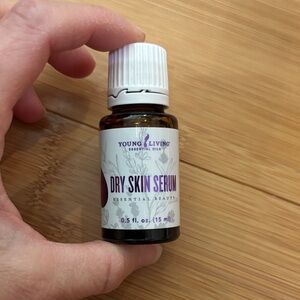 Young Living Dry Skin Serum - White and Brown